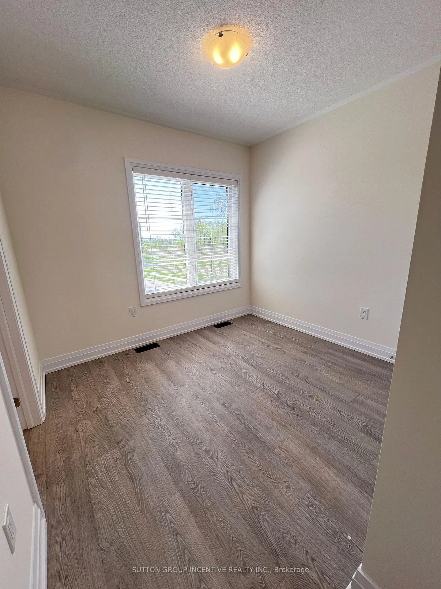Photo 22 of 47 Bearberry Road, Springwater, Midhurst — HOMEH