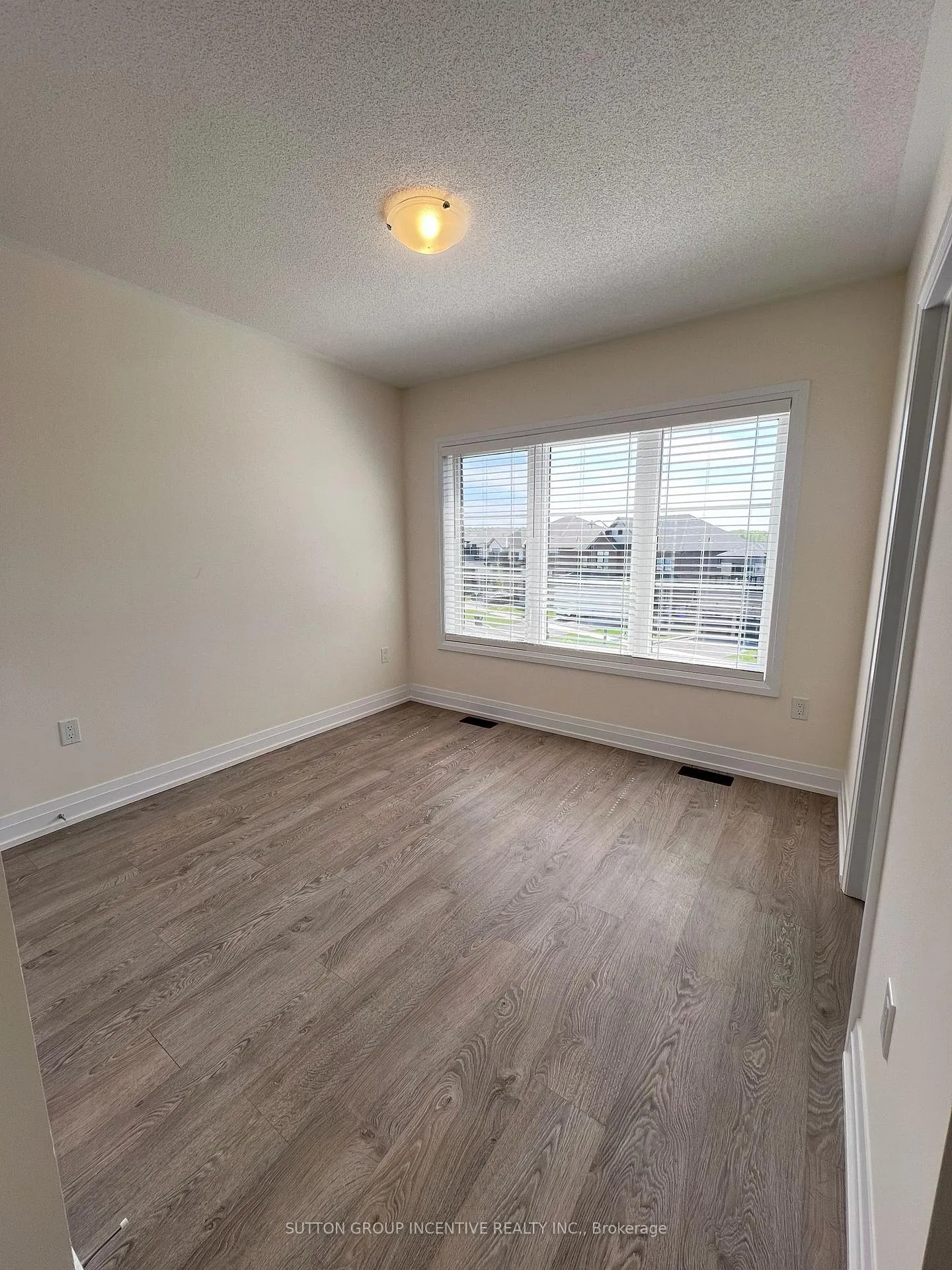 Photo 23 of 47 Bearberry Road, Springwater, Midhurst — HOMEH