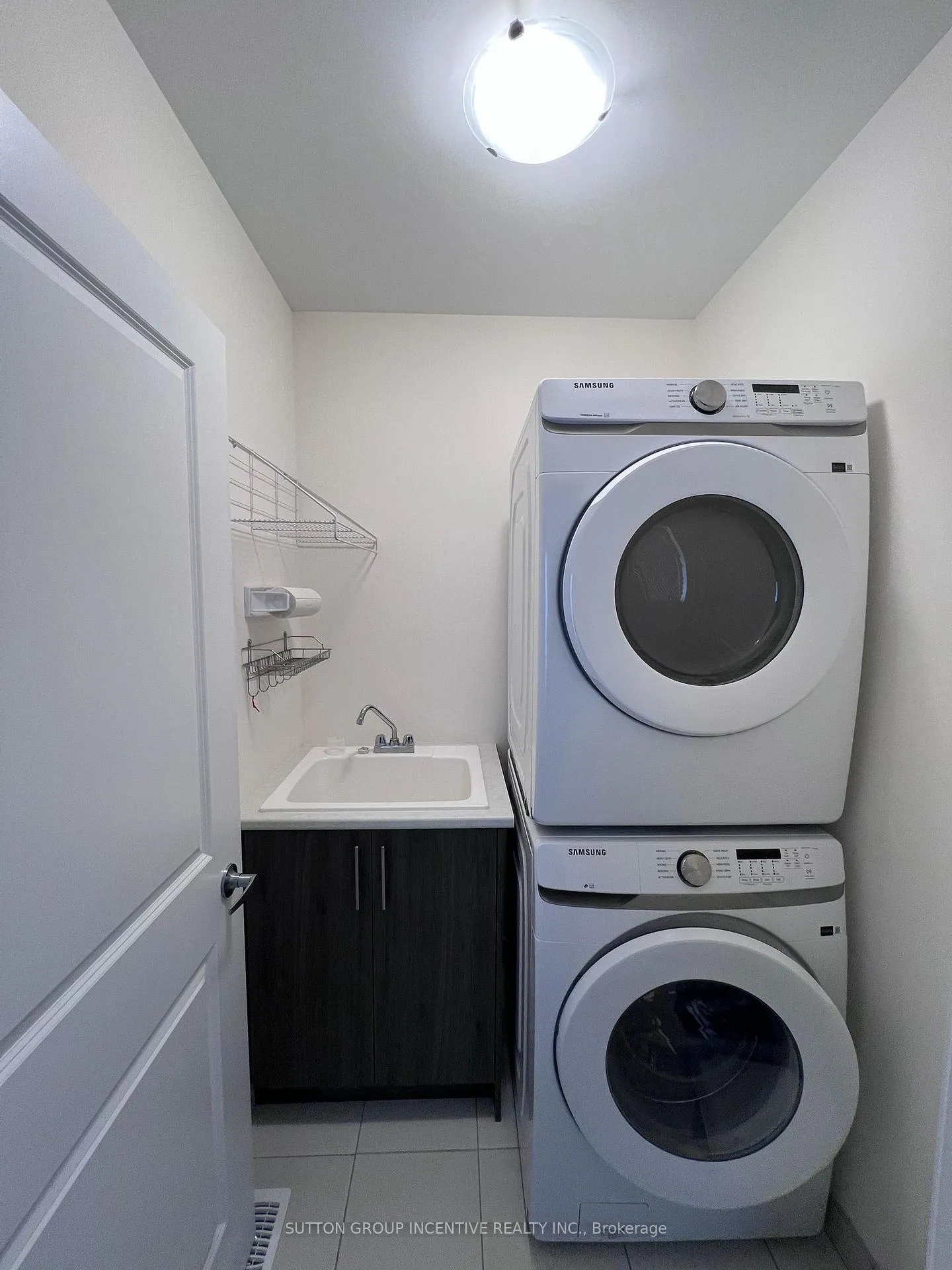 Photo 24 of 47 Bearberry Road, Springwater, Midhurst — HOMEH