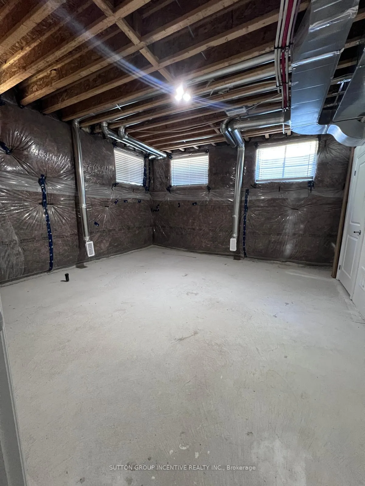 Photo 27 of 47 Bearberry Road, Springwater, Midhurst — HOMEH