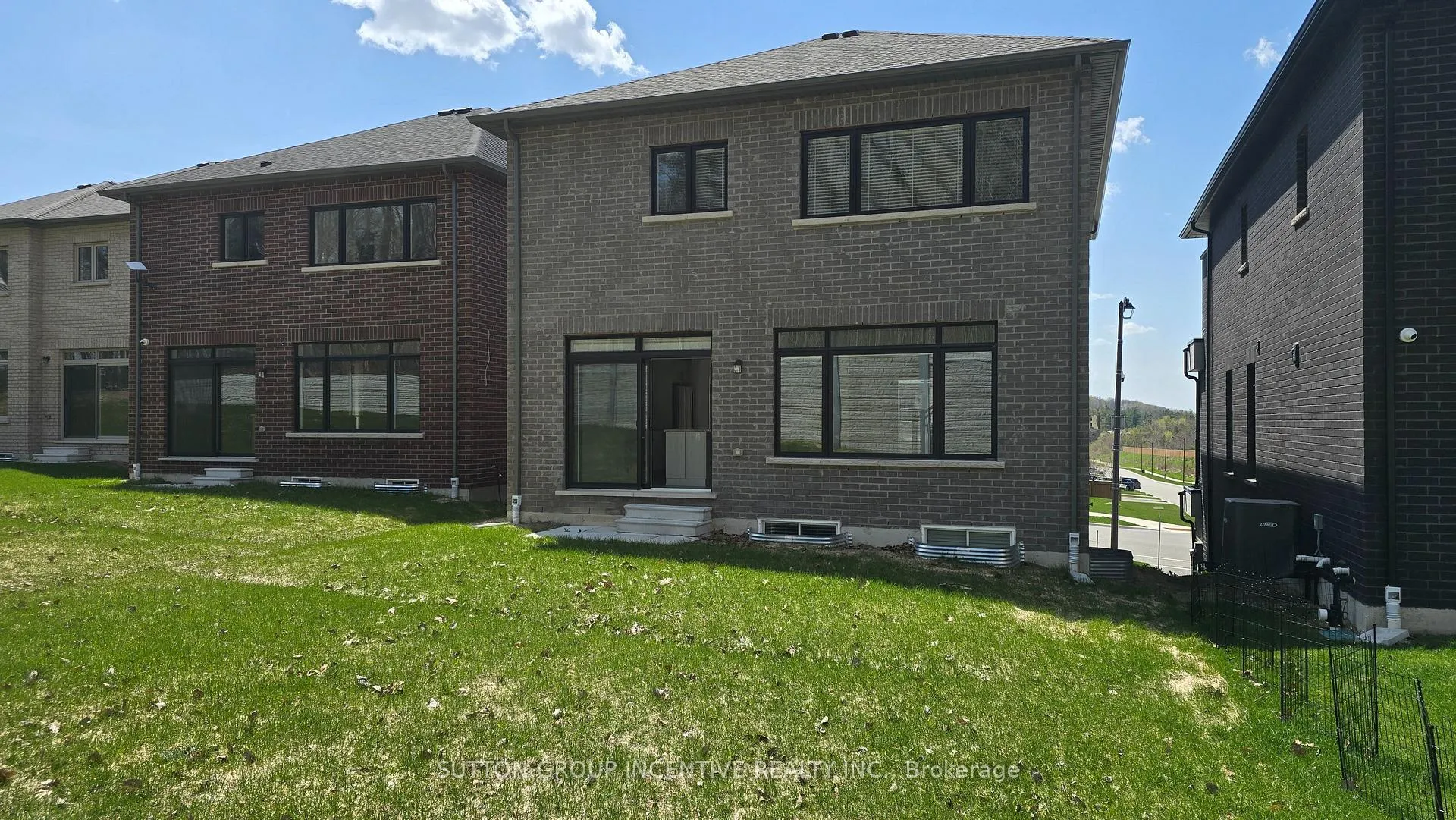 Photo 29 of 47 Bearberry Road, Springwater, Midhurst — HOMEH