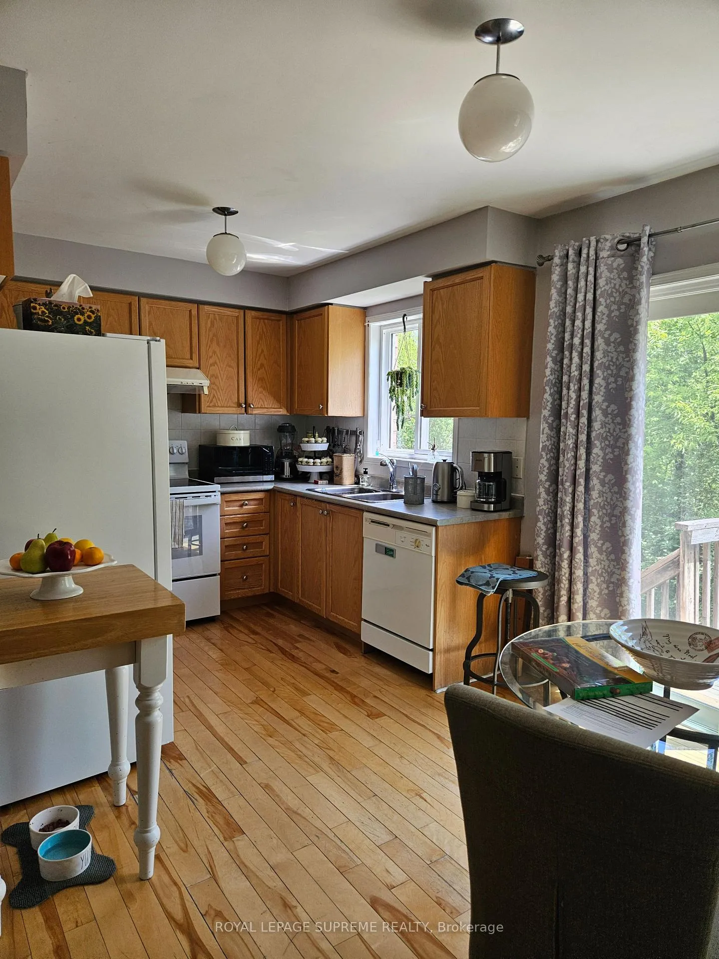 Photo 3 of 123 Trevino Circle, Barrie, East Bayfield — HOMEH