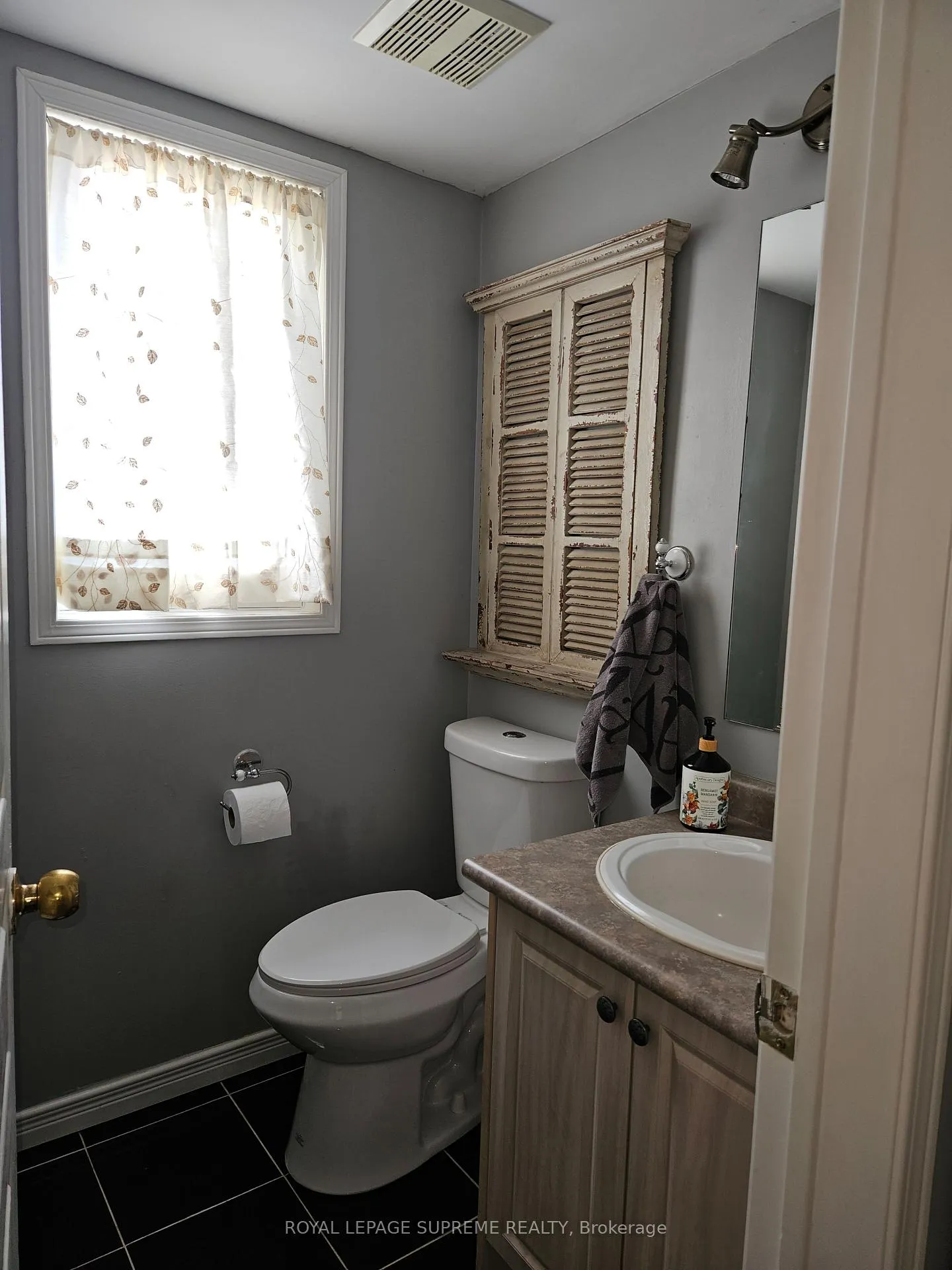 Photo 12 of 123 Trevino Circle, Barrie, East Bayfield — HOMEH