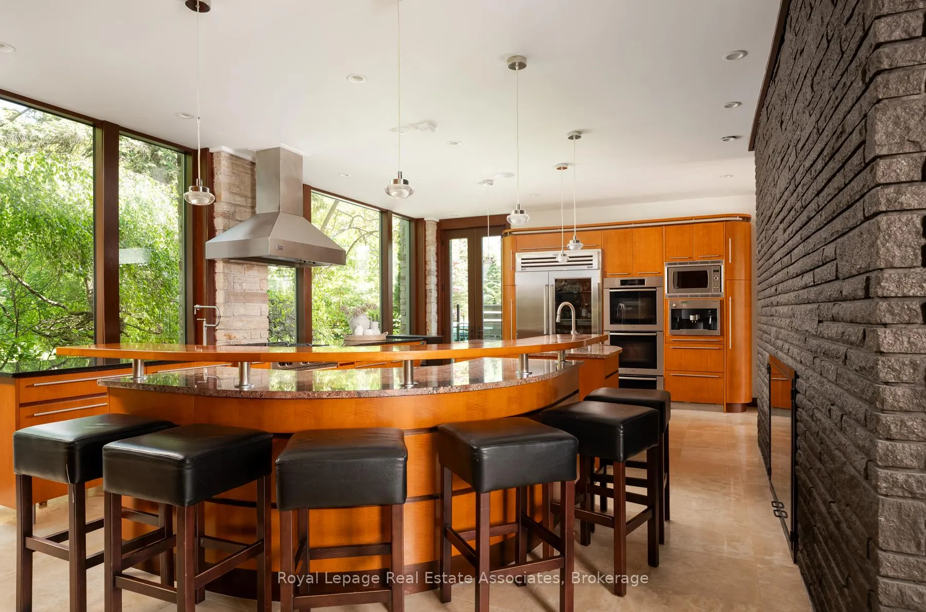 Photo 6 of 1510 Pinetree Crescent, Mississauga, Mineola — HOMEH