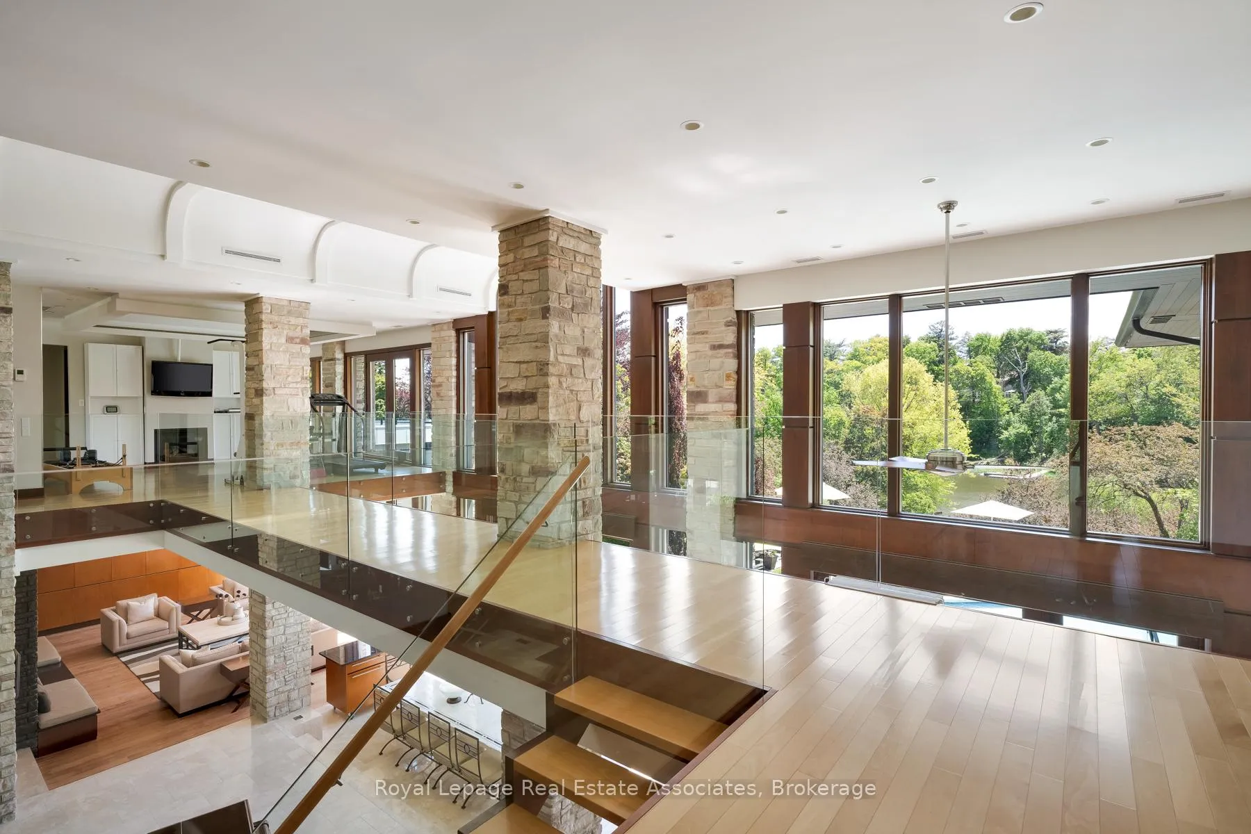 Photo 35 of 1510 Pinetree Crescent, Mississauga, Mineola — HOMEH