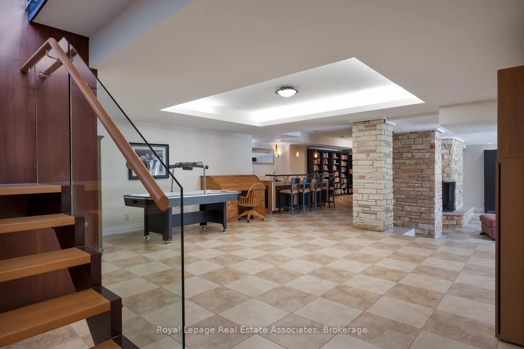 Photo 36 of 1510 Pinetree Crescent, Mississauga, Mineola — HOMEH