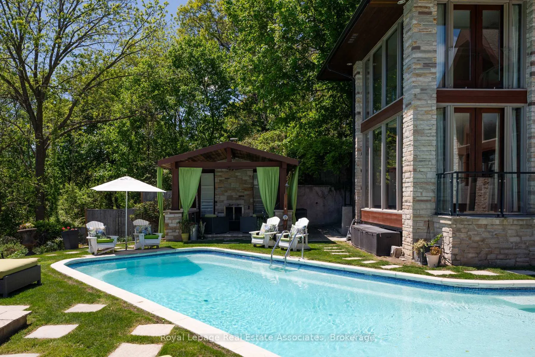 Photo 42 of 1510 Pinetree Crescent, Mississauga, Mineola — HOMEH