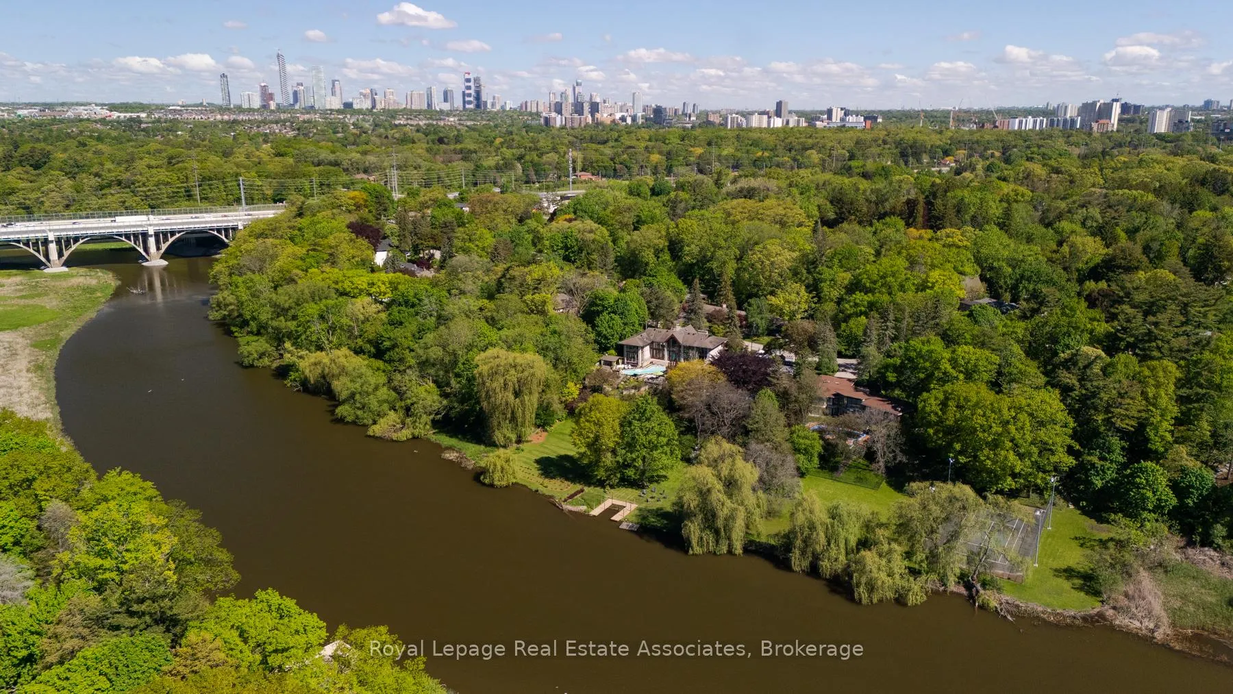 Photo 48 of 1510 Pinetree Crescent, Mississauga, Mineola — HOMEH