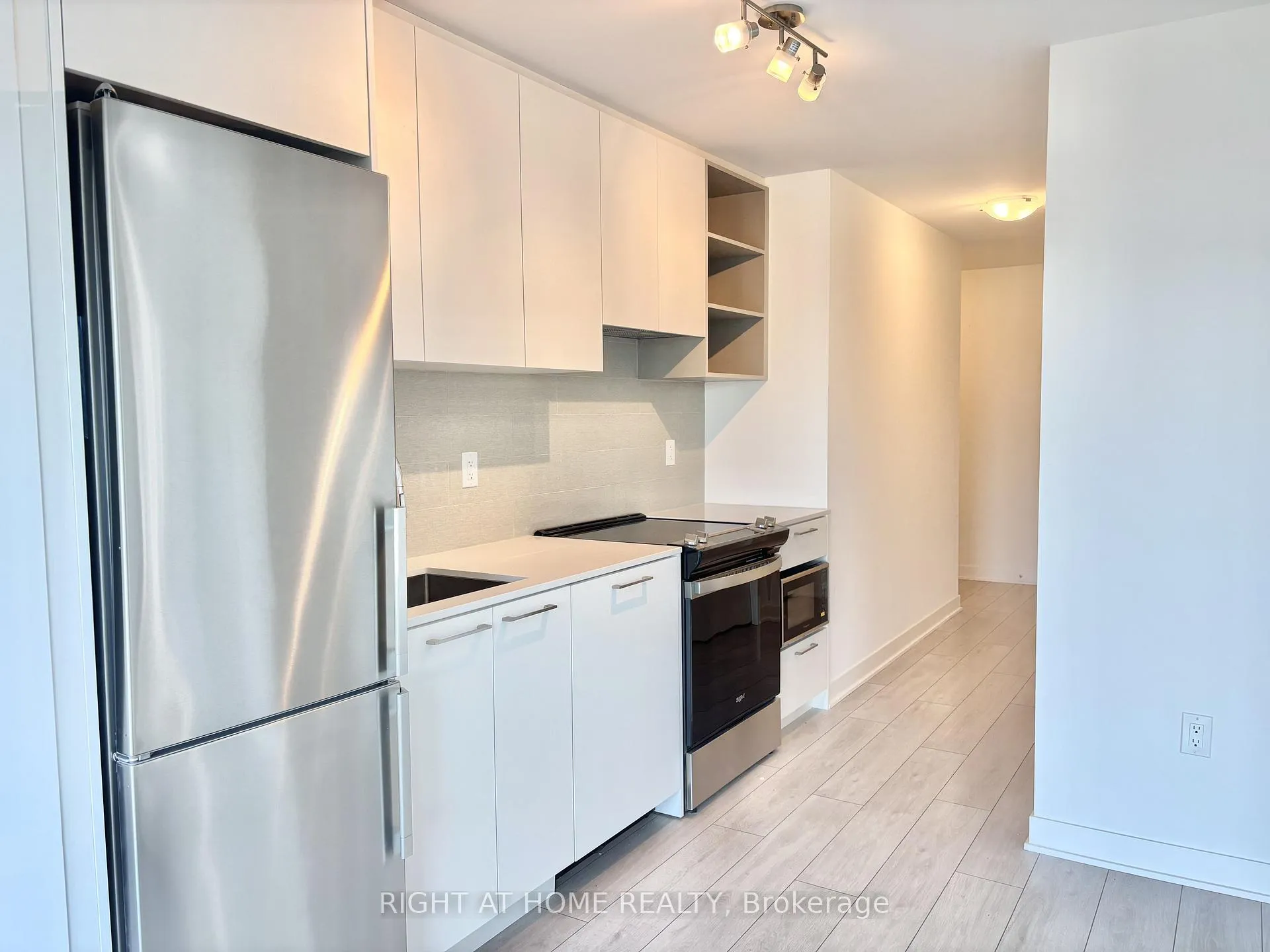 Photo 5 of Unit 506, 260 Malta Avenue, Brampton, Fletcher's Creek South — HOMEH