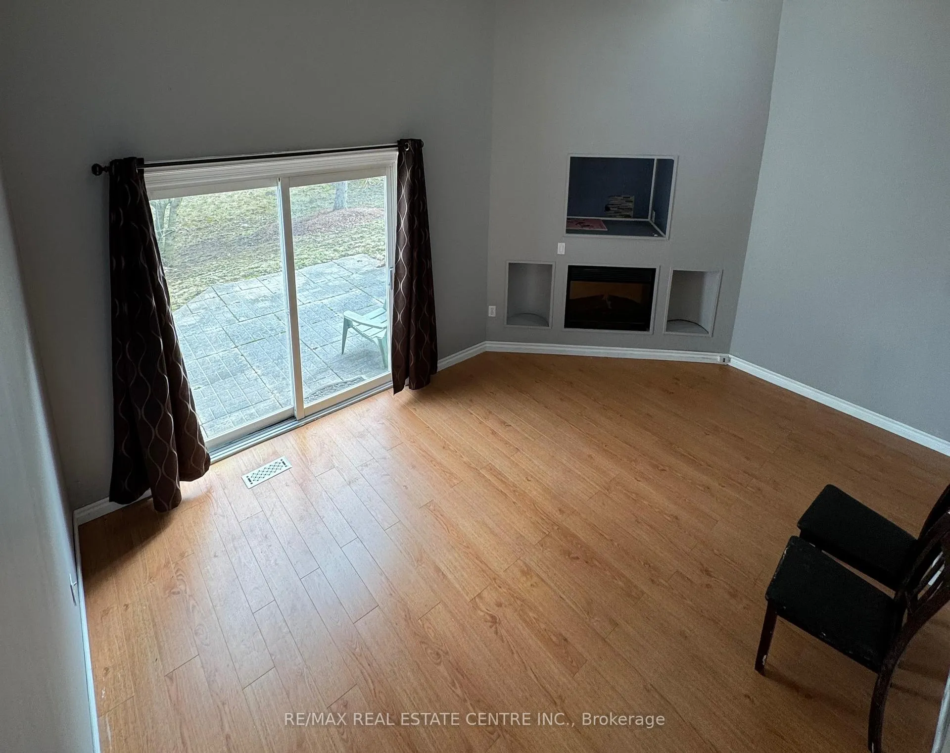 Photo 3 of Unit 49, 589 Beechwood Drive, Waterloo — HOMEH