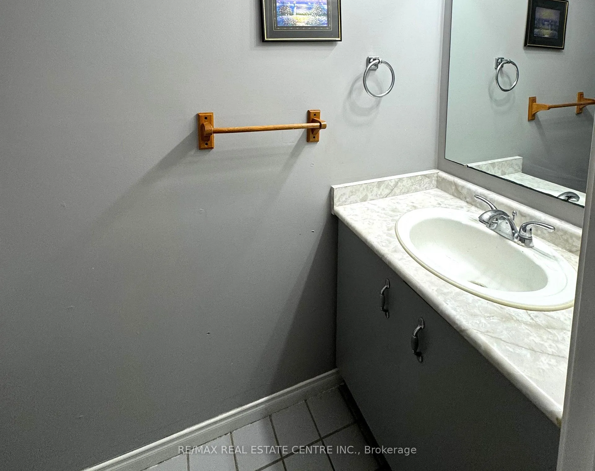 Photo 5 of Unit 49, 589 Beechwood Drive, Waterloo — HOMEH