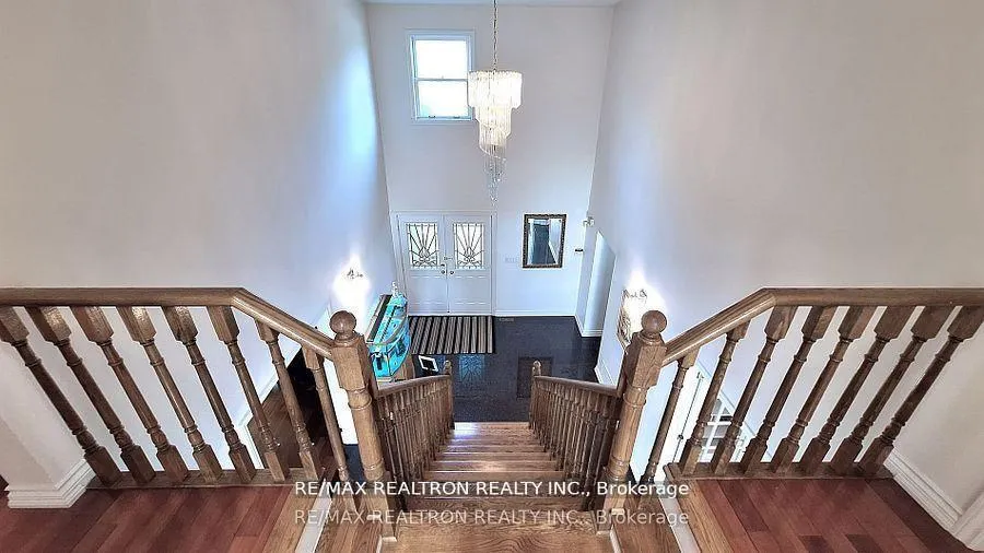 Photo 16 of 72 Spanhouse Crescent, Markham, Unionville — HOMEH
