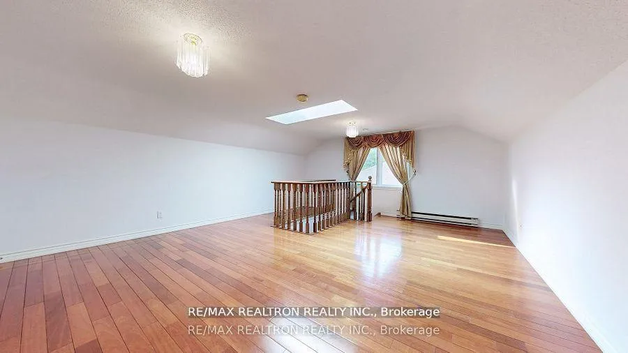 Photo 25 of 72 Spanhouse Crescent, Markham, Unionville — HOMEH