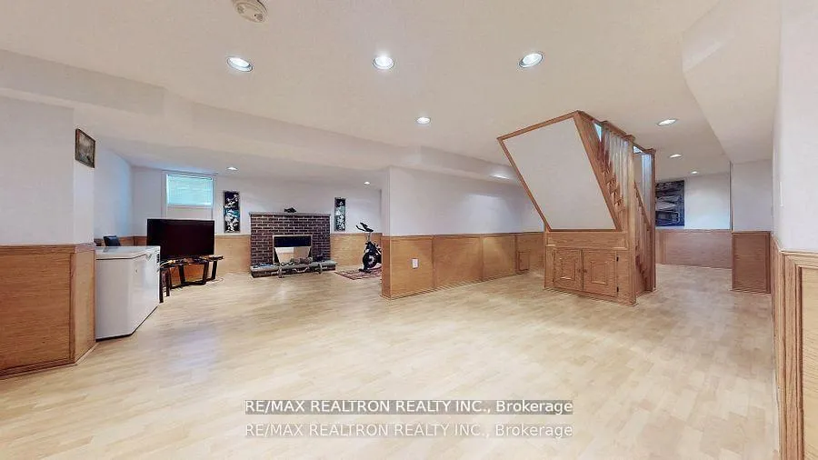 Photo 26 of 72 Spanhouse Crescent, Markham, Unionville — HOMEH