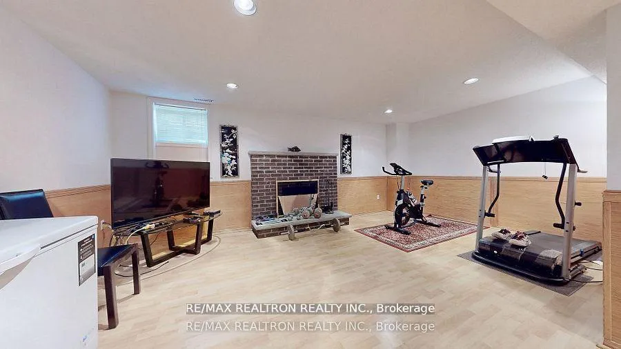 Photo 28 of 72 Spanhouse Crescent, Markham, Unionville — HOMEH