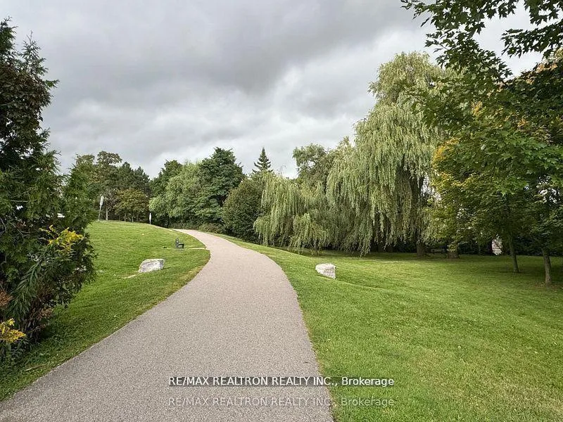 Photo 34 of 72 Spanhouse Crescent, Markham, Unionville — HOMEH
