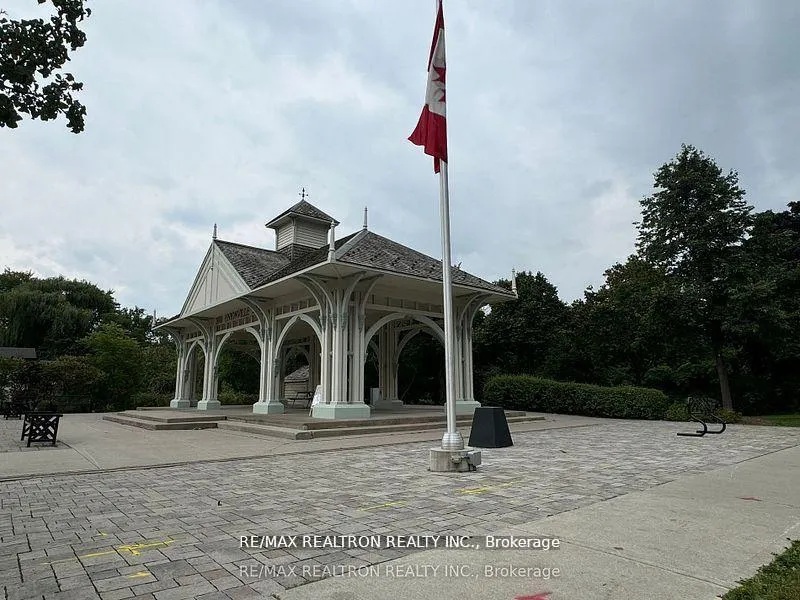 Photo 35 of 72 Spanhouse Crescent, Markham, Unionville — HOMEH