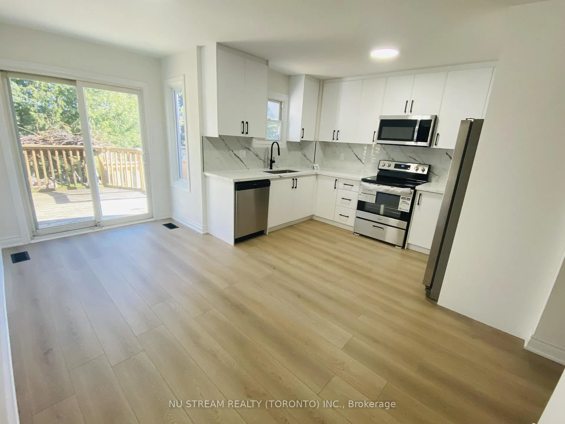 Photo 7 of 25 Quance Street, Barrie, Holly — HOMEH