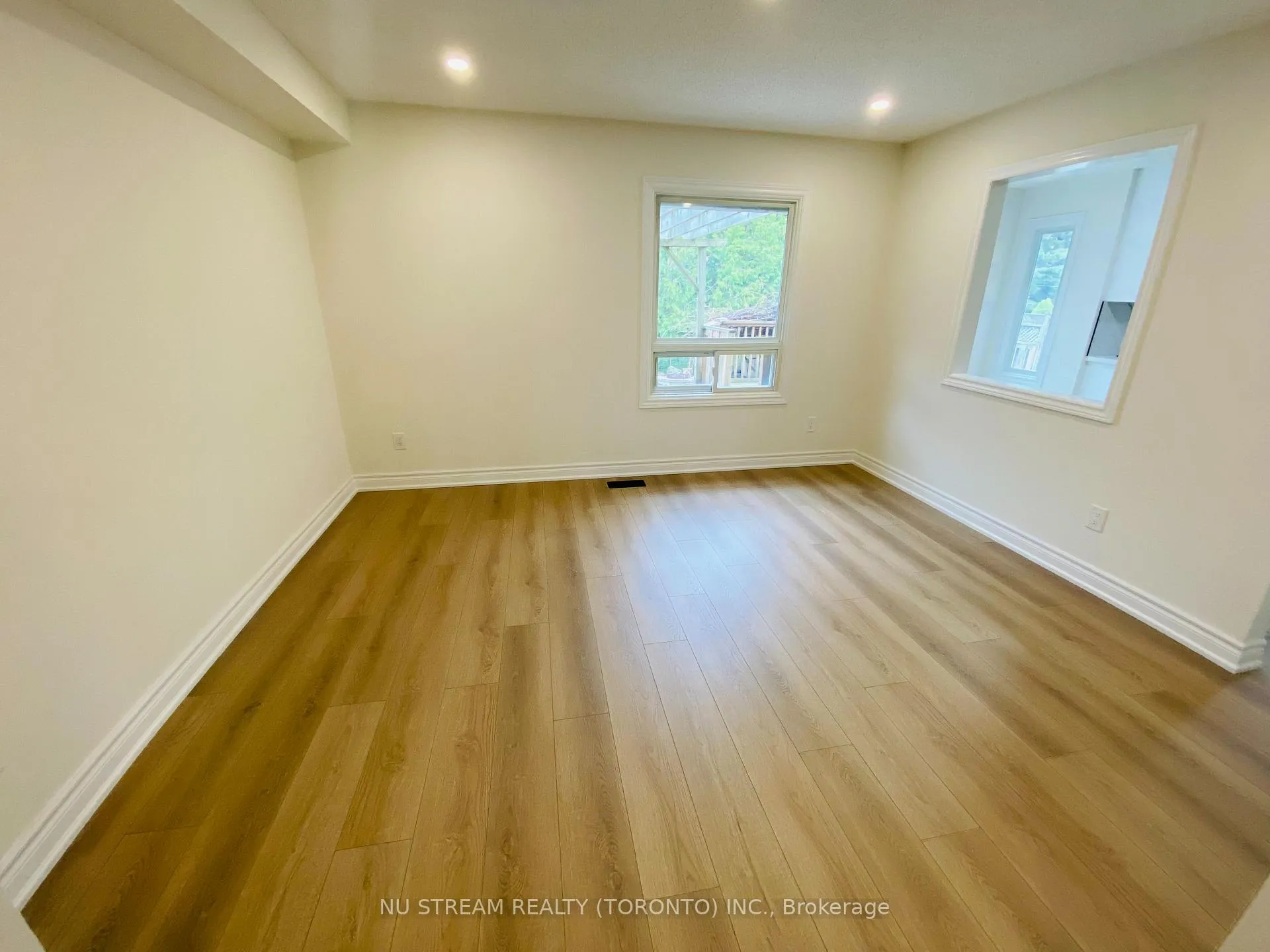 Photo 12 of 25 Quance Street, Barrie, Holly — HOMEH