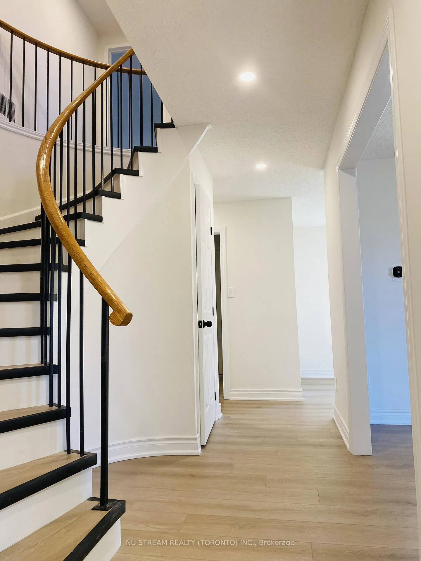 Photo 13 of 25 Quance Street, Barrie, Holly — HOMEH