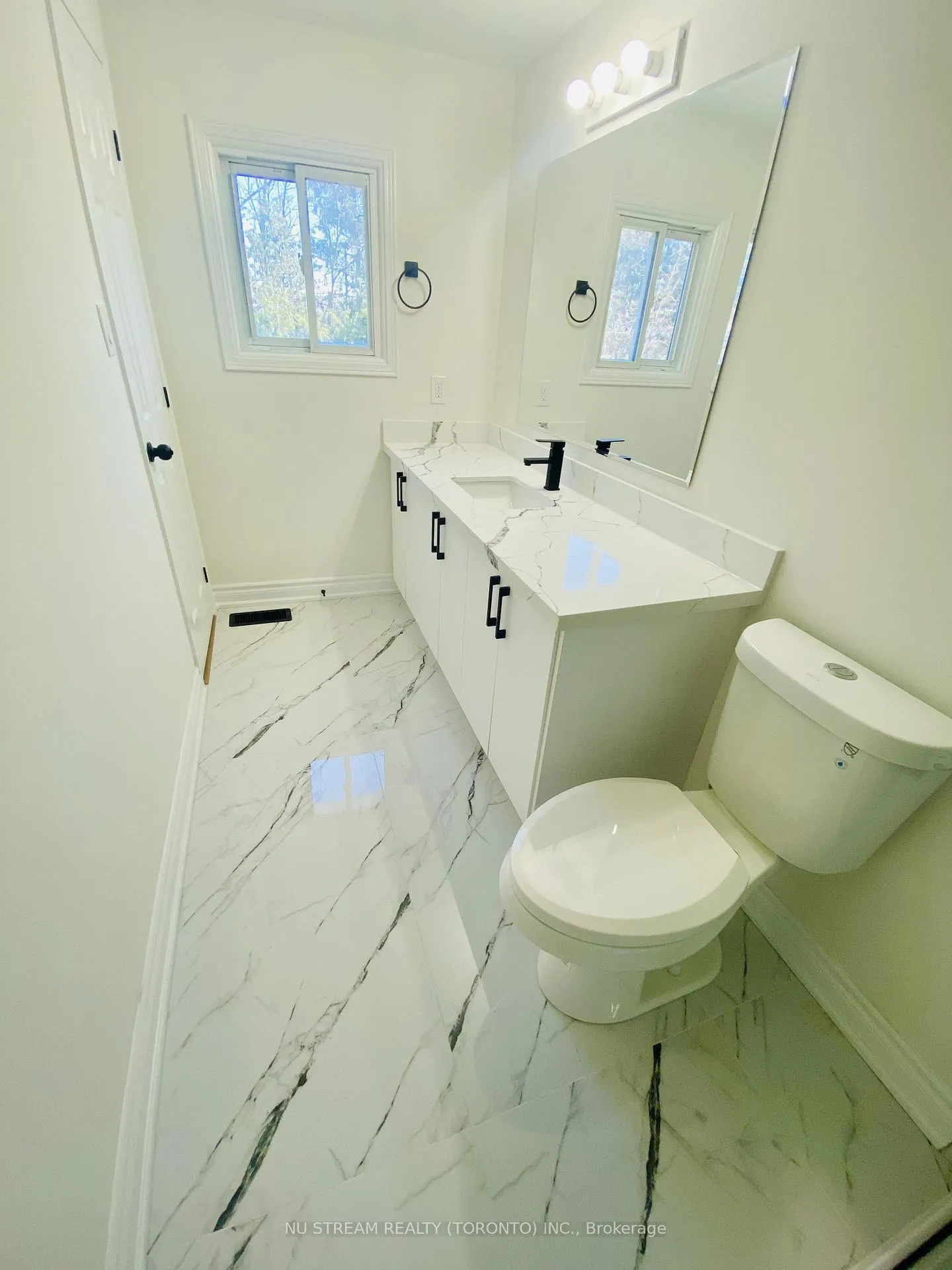 Photo 16 of 25 Quance Street, Barrie, Holly — HOMEH