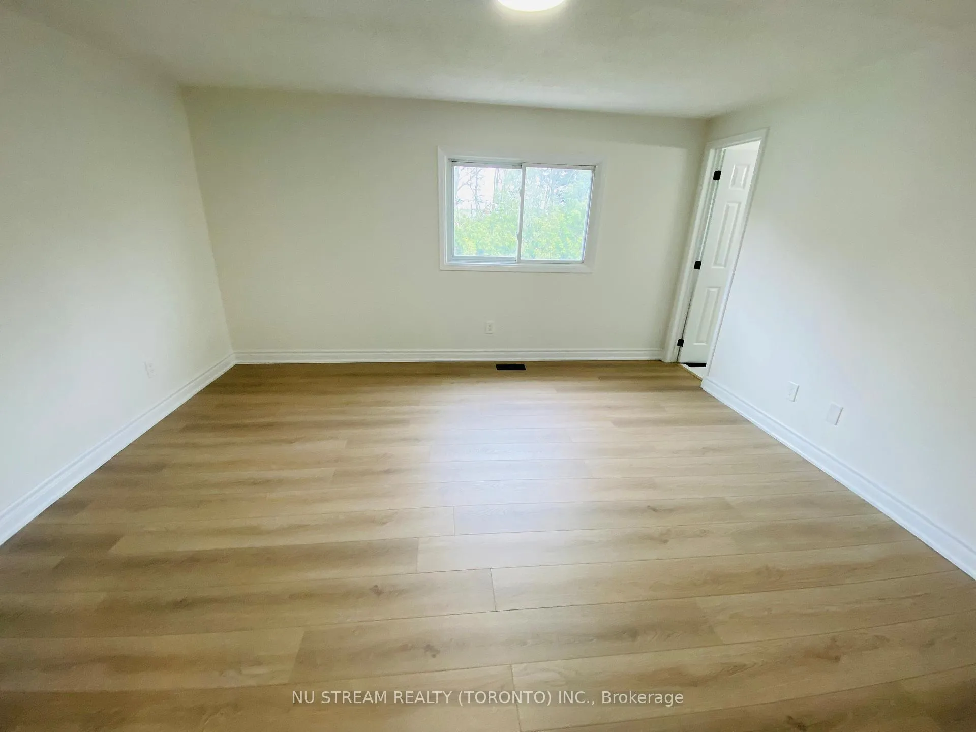 Photo 18 of 25 Quance Street, Barrie, Holly — HOMEH