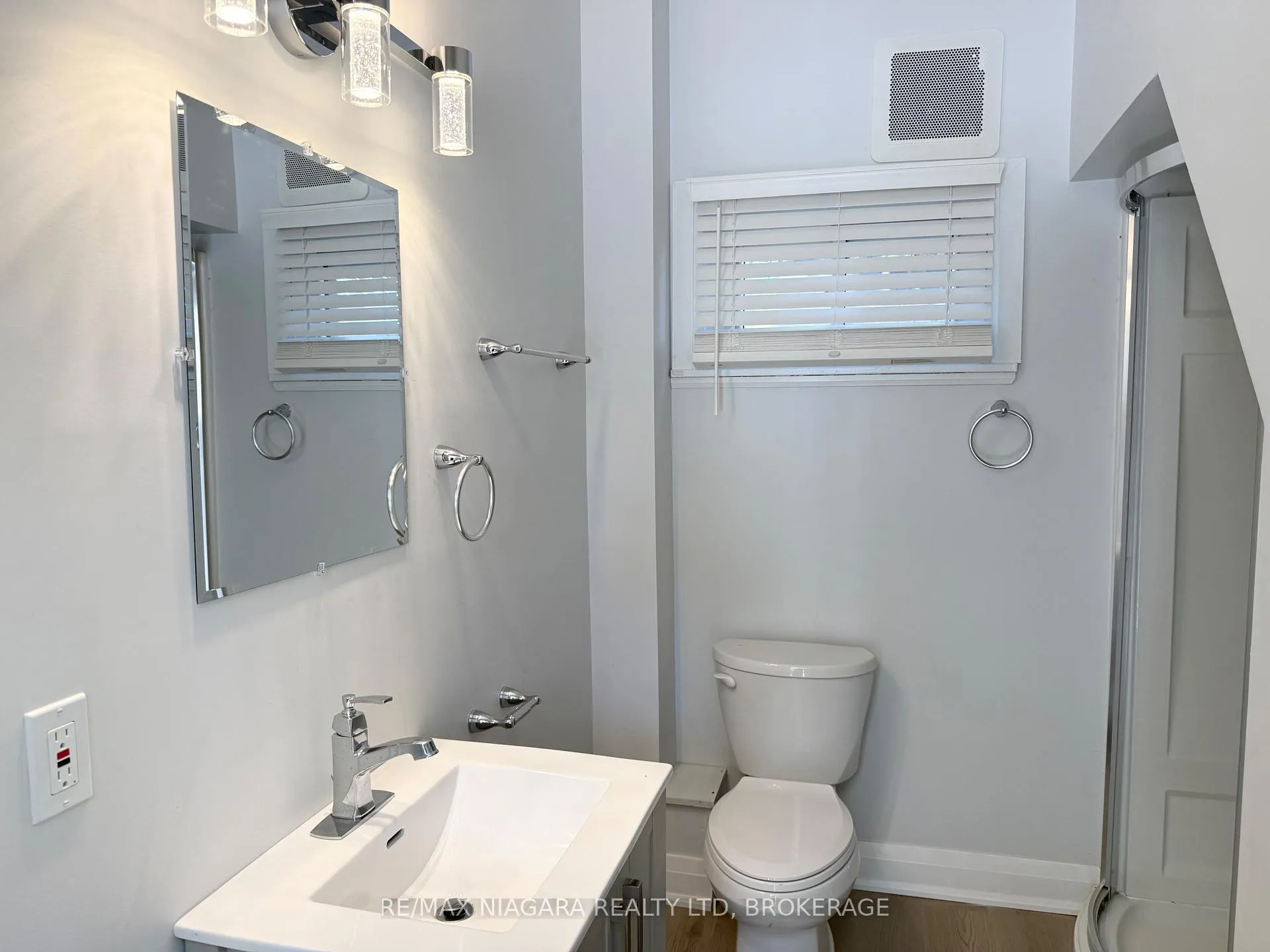 Photo 12 of Unit Unit 2, 4711 River Road, Niagara Falls, Downtown — HOMEH
