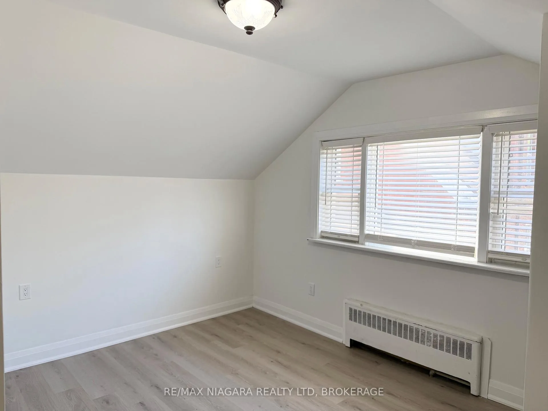 Photo 14 of Unit Unit 2, 4711 River Road, Niagara Falls, Downtown — HOMEH