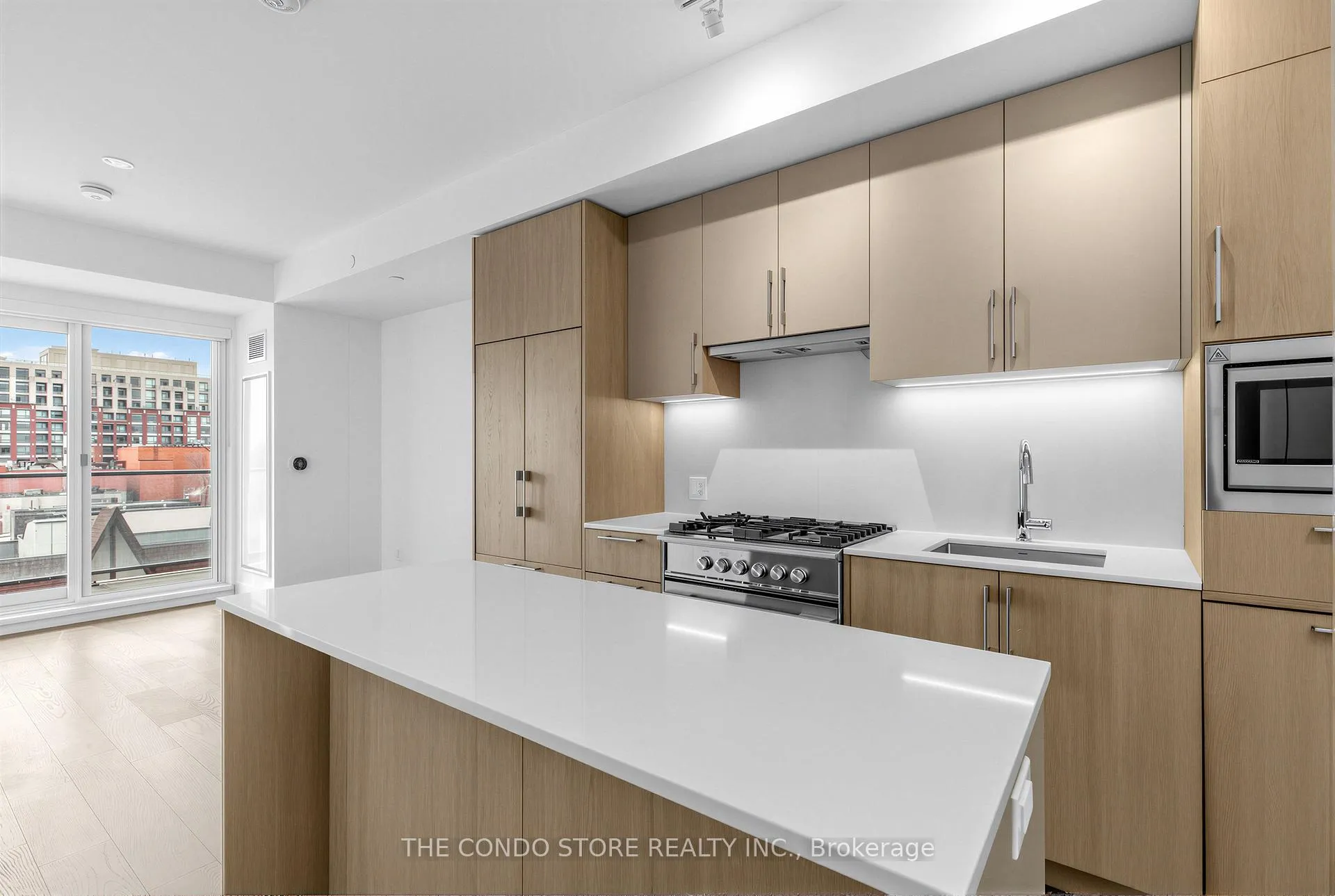 Photo 3 of Unit 611, 8 Manor Road W, Toronto, Yonge-Eglinton — HOMEH