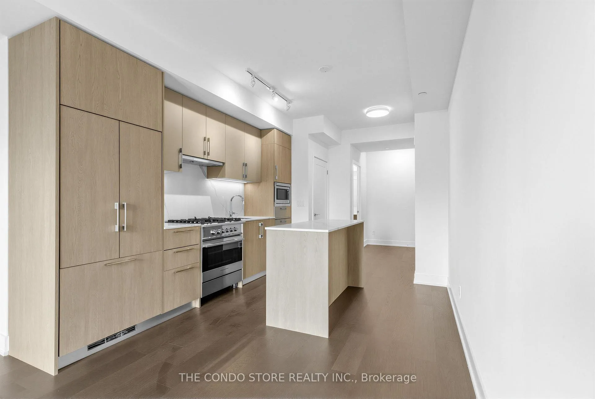 Photo 6 of Unit 611, 8 Manor Road W, Toronto, Yonge-Eglinton — HOMEH