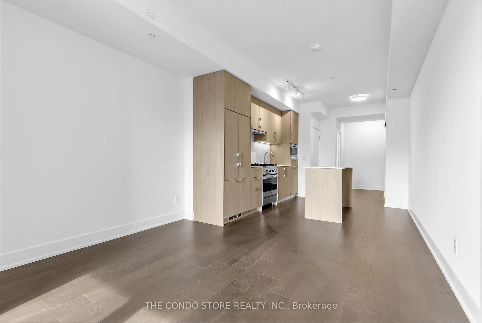 Photo 10 of Unit 611, 8 Manor Road W, Toronto, Yonge-Eglinton — HOMEH