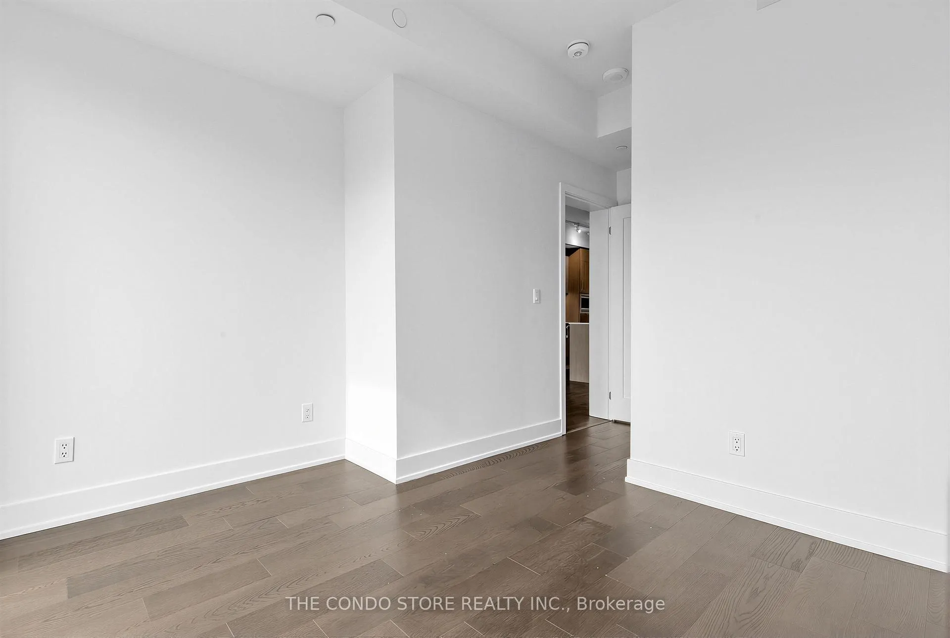 Photo 13 of Unit 611, 8 Manor Road W, Toronto, Yonge-Eglinton — HOMEH