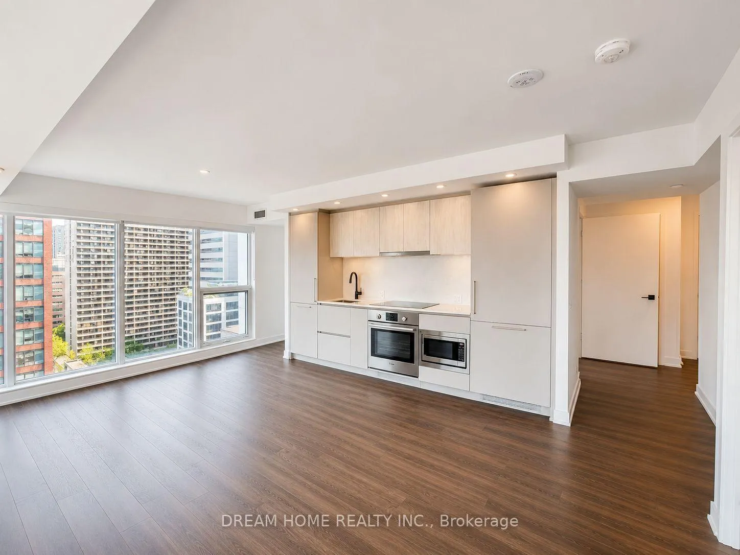 Photo 3 of Unit 1602, 609 Sherbourne Street, Toronto, North St. James Town — HOMEH