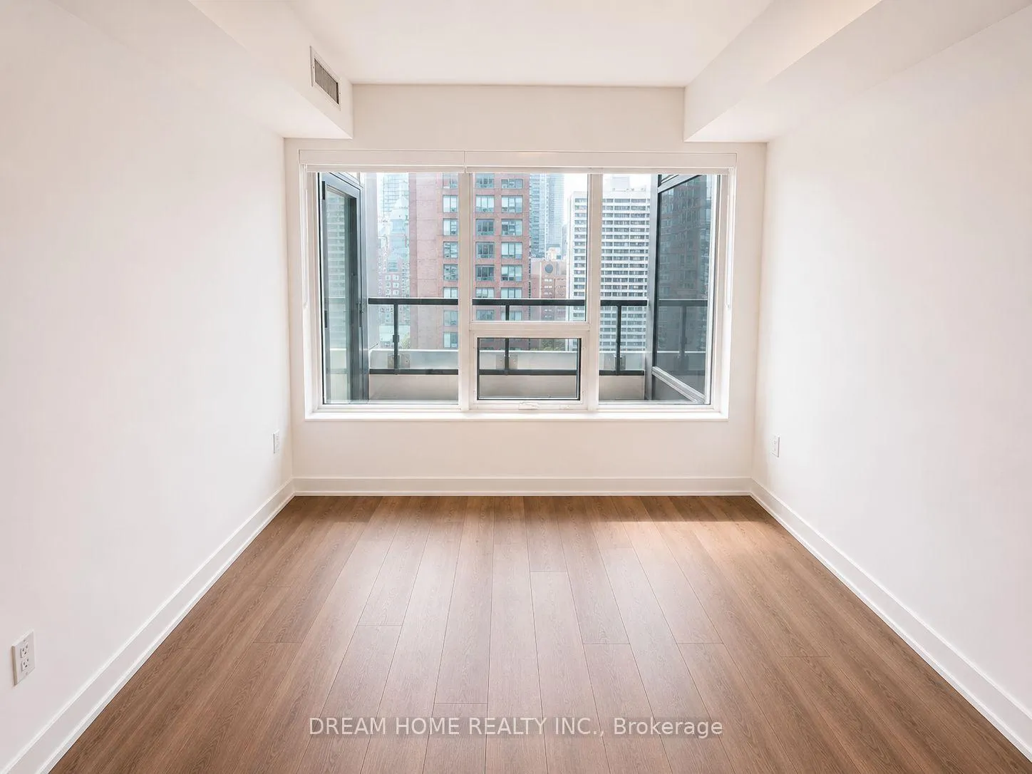 Photo 8 of Unit 1602, 609 Sherbourne Street, Toronto, North St. James Town — HOMEH