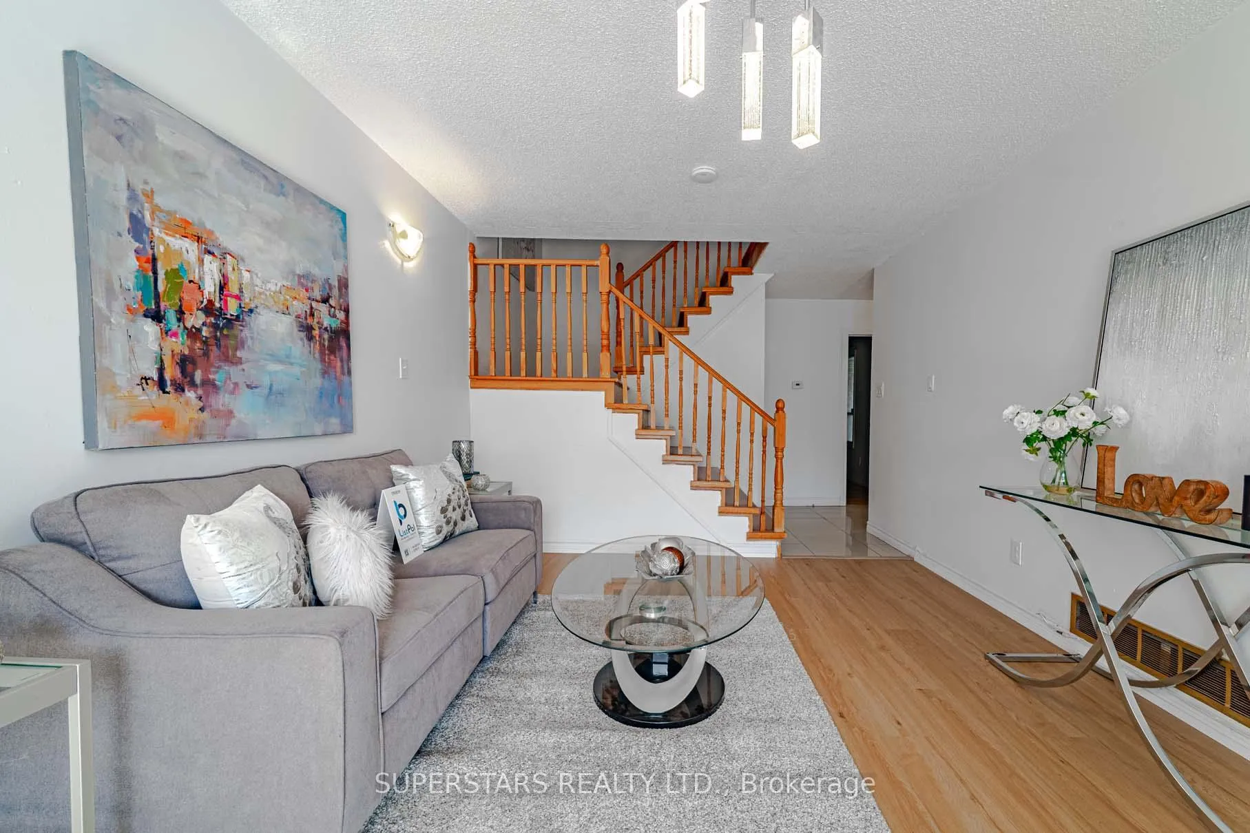 Photo 3 of 135 Appleby Crescent, Markham, Milliken Mills West — HOMEH