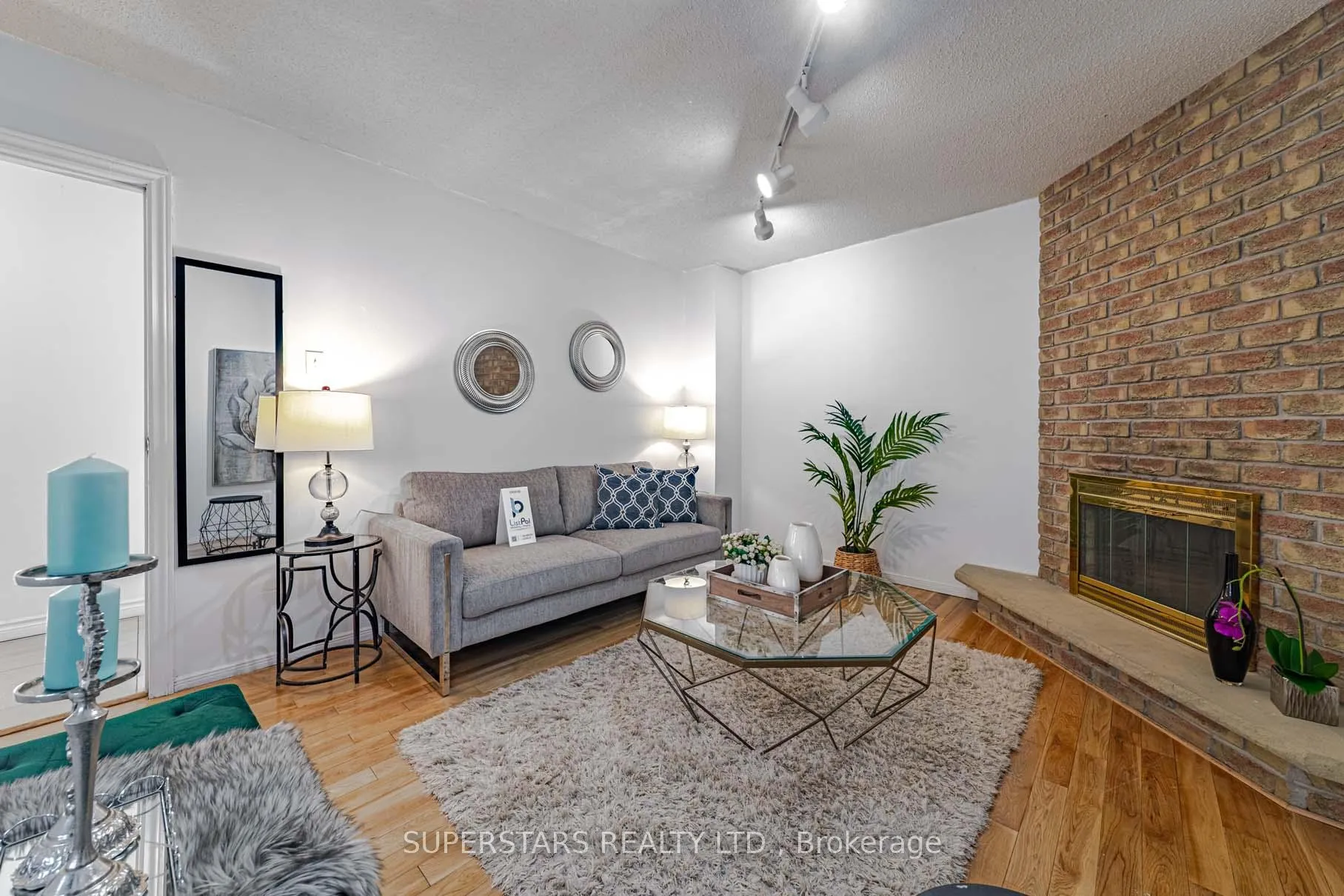 Photo 4 of 135 Appleby Crescent, Markham, Milliken Mills West — HOMEH