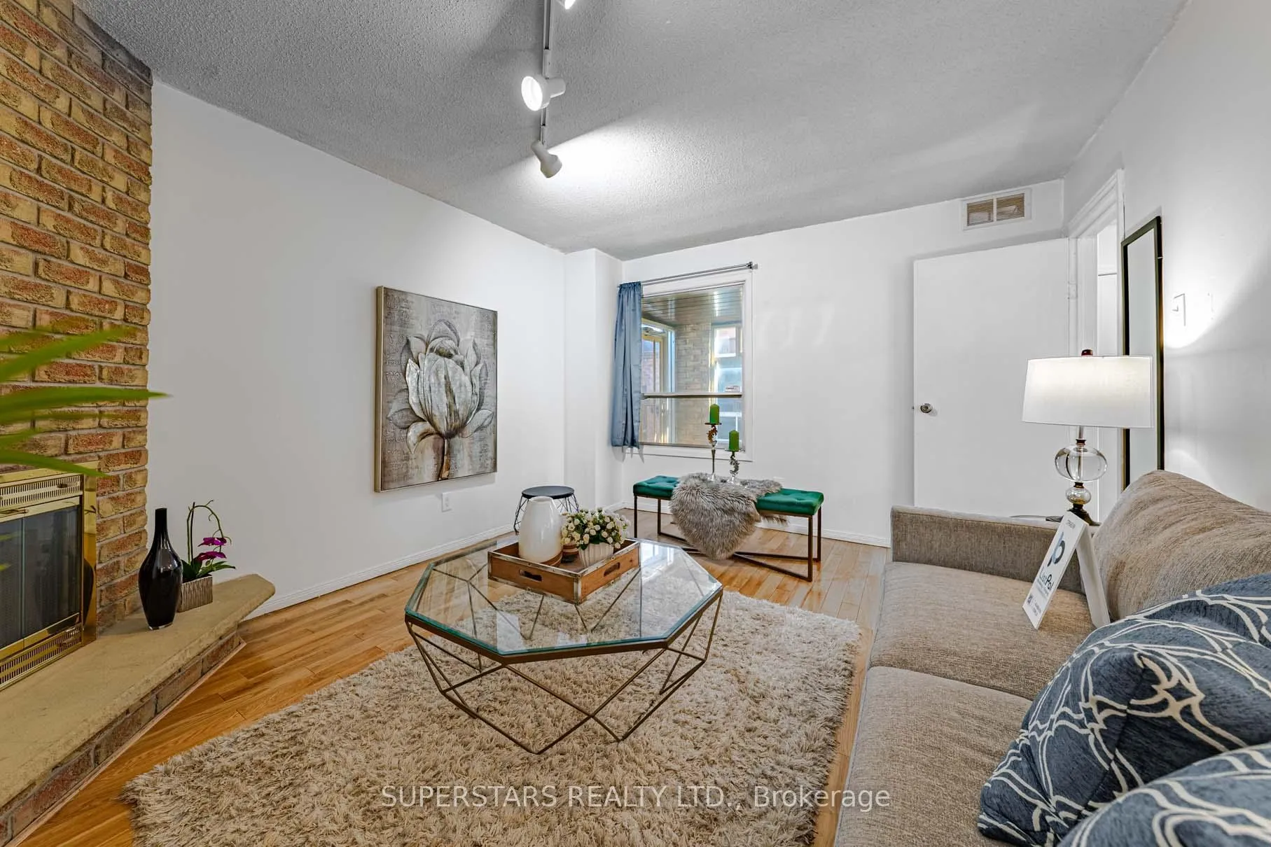 Photo 6 of 135 Appleby Crescent, Markham, Milliken Mills West — HOMEH