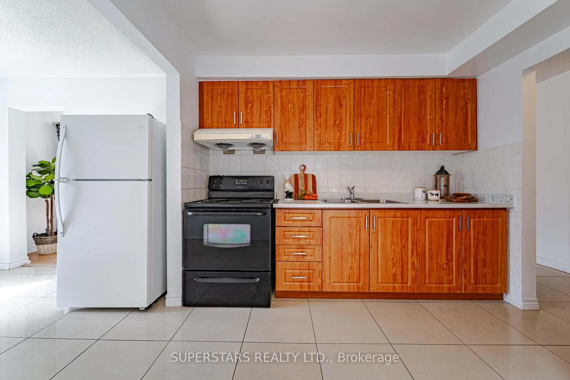 Photo 7 of 135 Appleby Crescent, Markham, Milliken Mills West — HOMEH