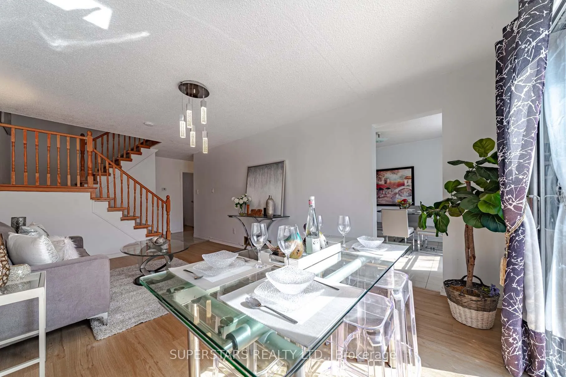 Photo 12 of 135 Appleby Crescent, Markham, Milliken Mills West — HOMEH