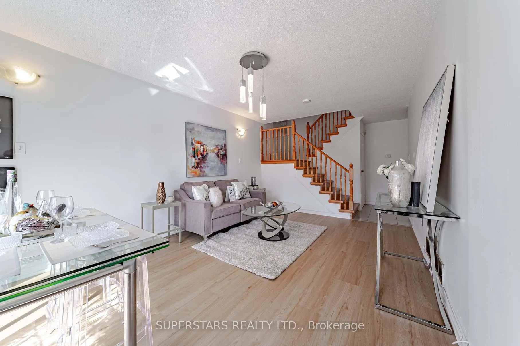 Photo 13 of 135 Appleby Crescent, Markham, Milliken Mills West — HOMEH