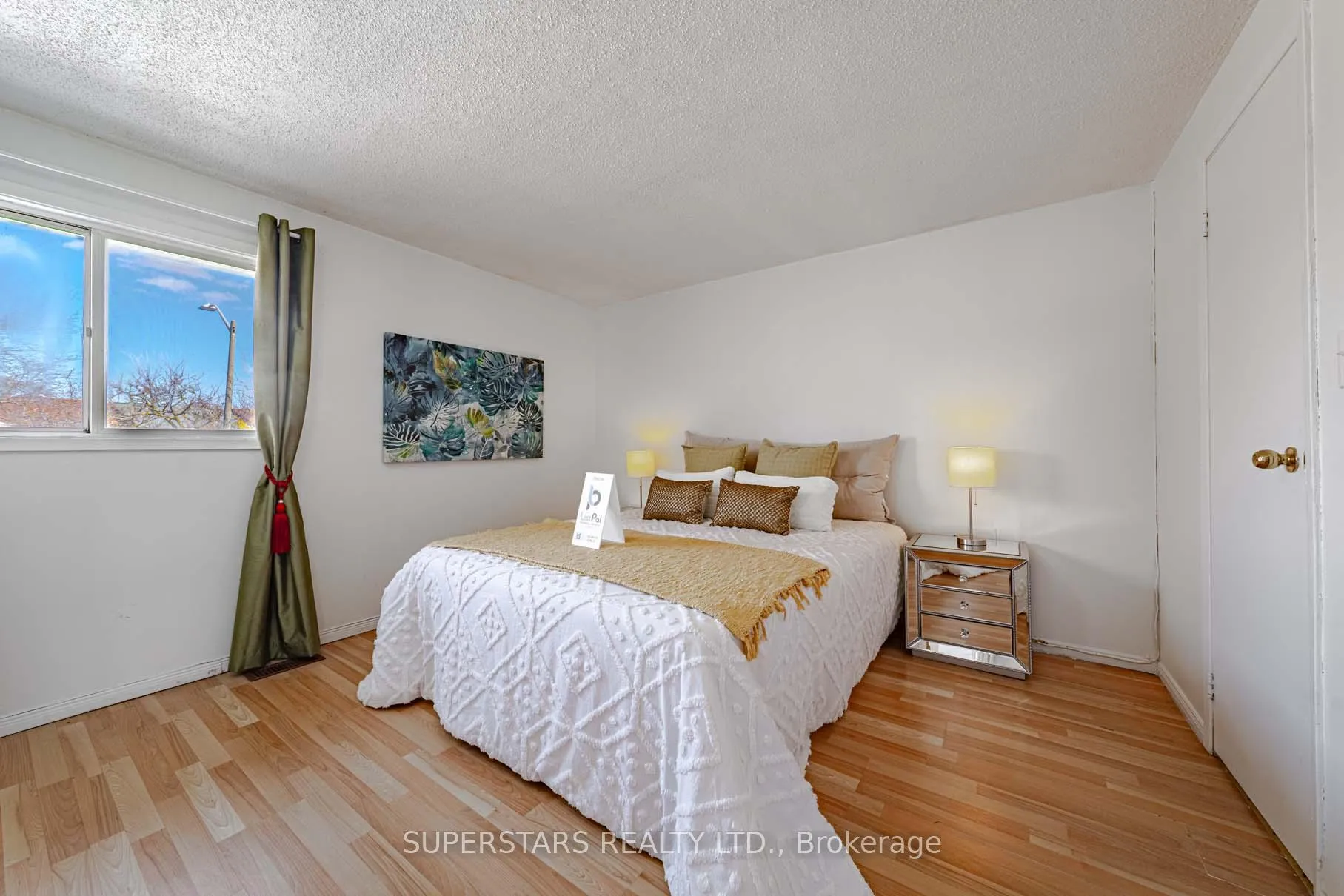 Photo 16 of 135 Appleby Crescent, Markham, Milliken Mills West — HOMEH