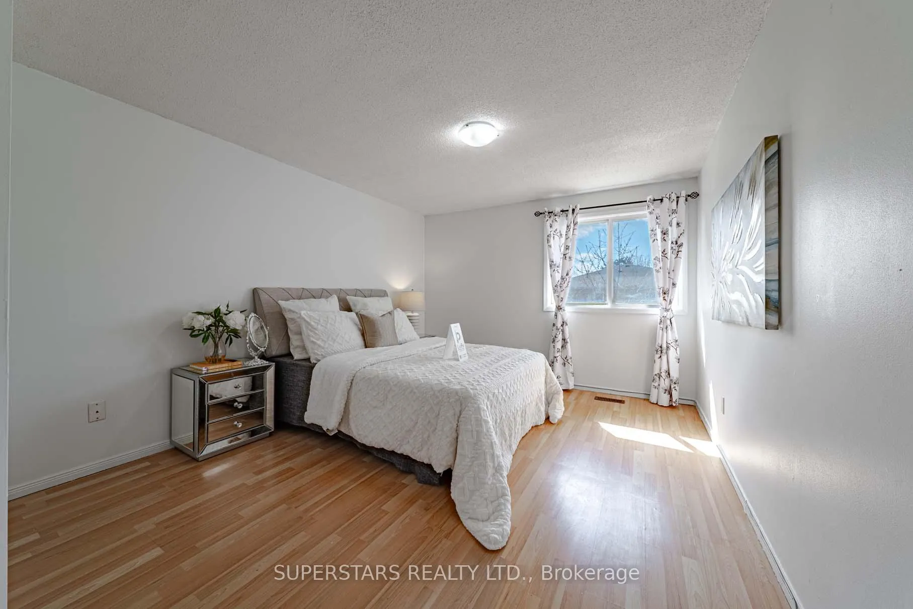 Photo 19 of 135 Appleby Crescent, Markham, Milliken Mills West — HOMEH