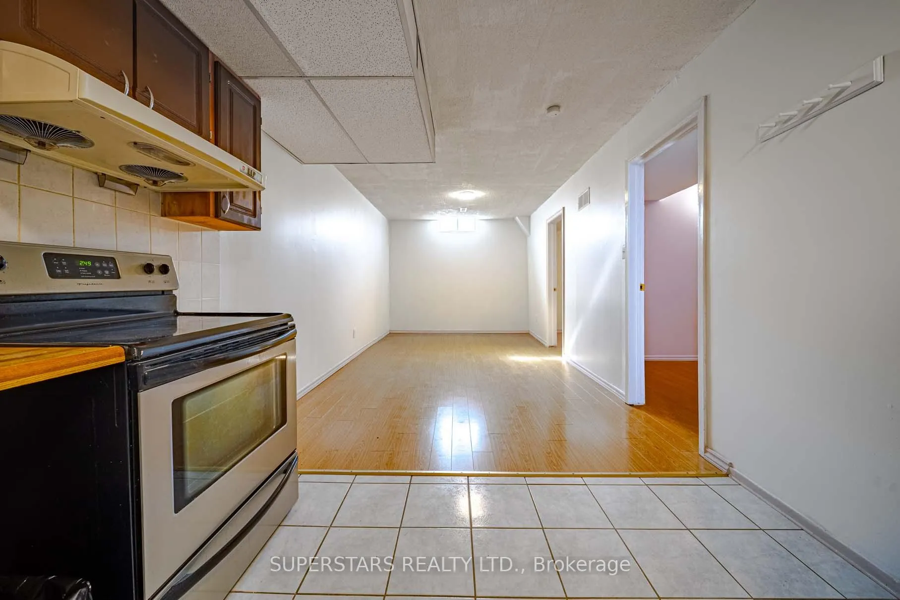 Photo 28 of 135 Appleby Crescent, Markham, Milliken Mills West — HOMEH