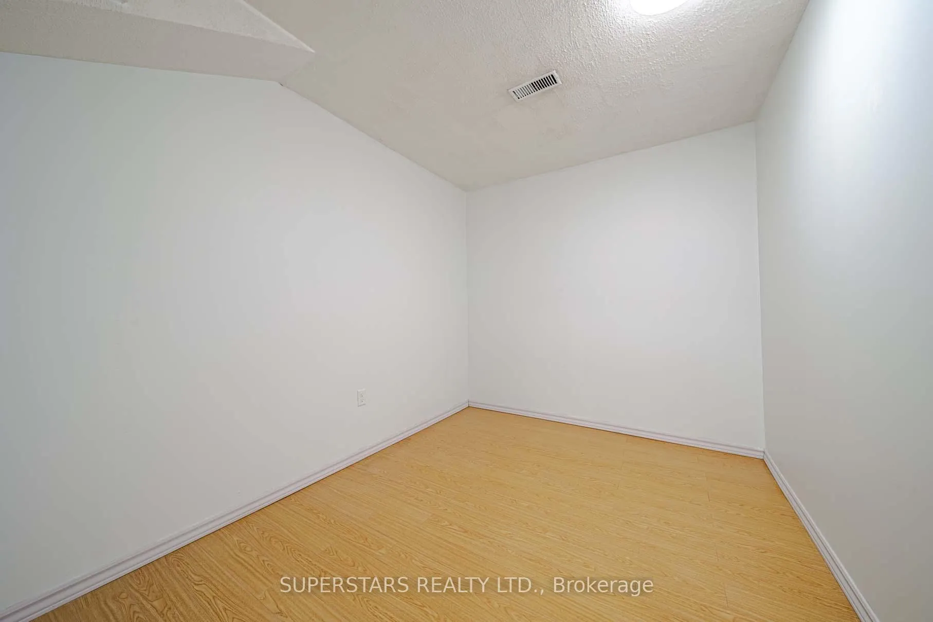 Photo 31 of 135 Appleby Crescent, Markham, Milliken Mills West — HOMEH