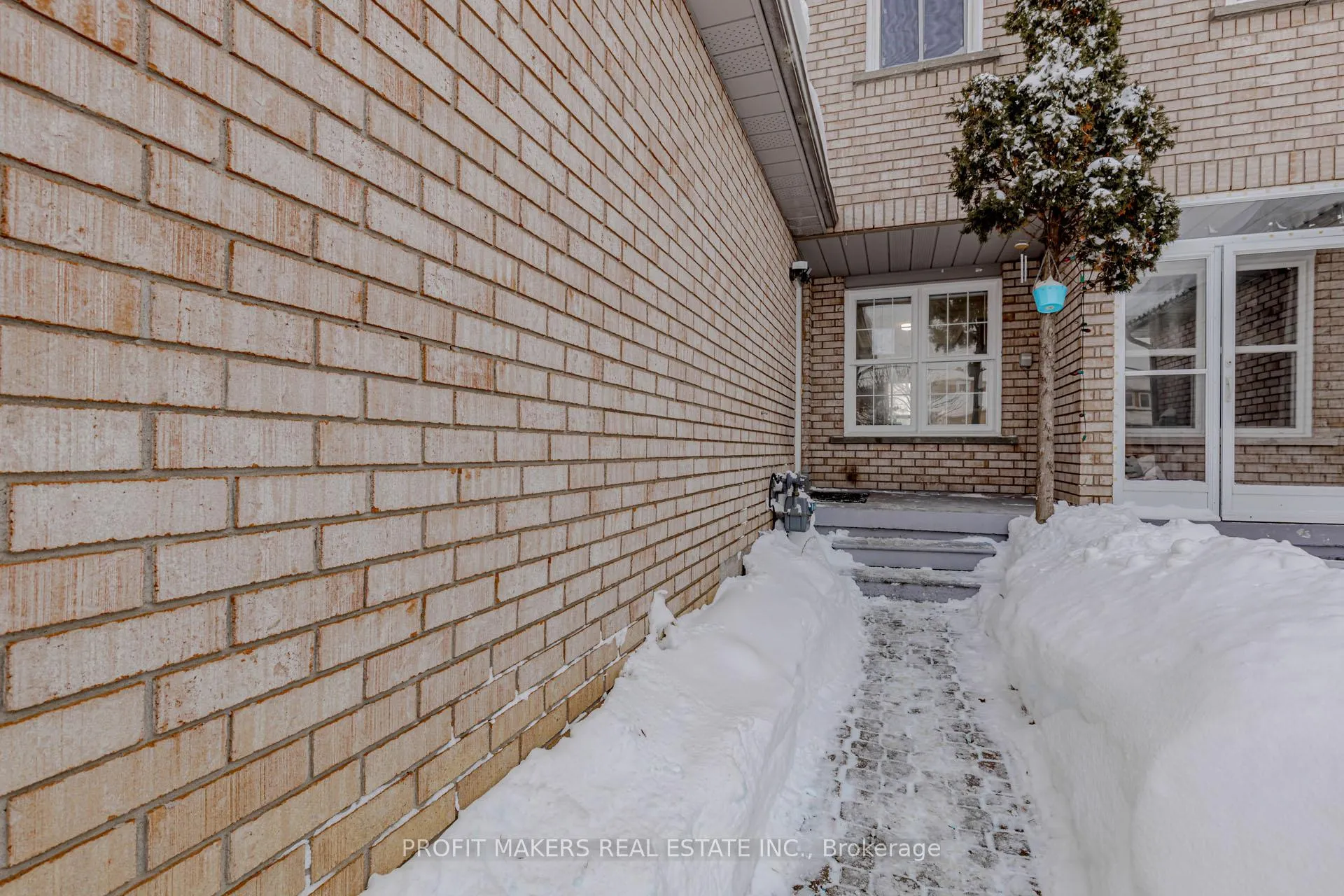 Photo 3 of 68 Cutters Crescent, Brampton, Fletcher's West — HOMEH