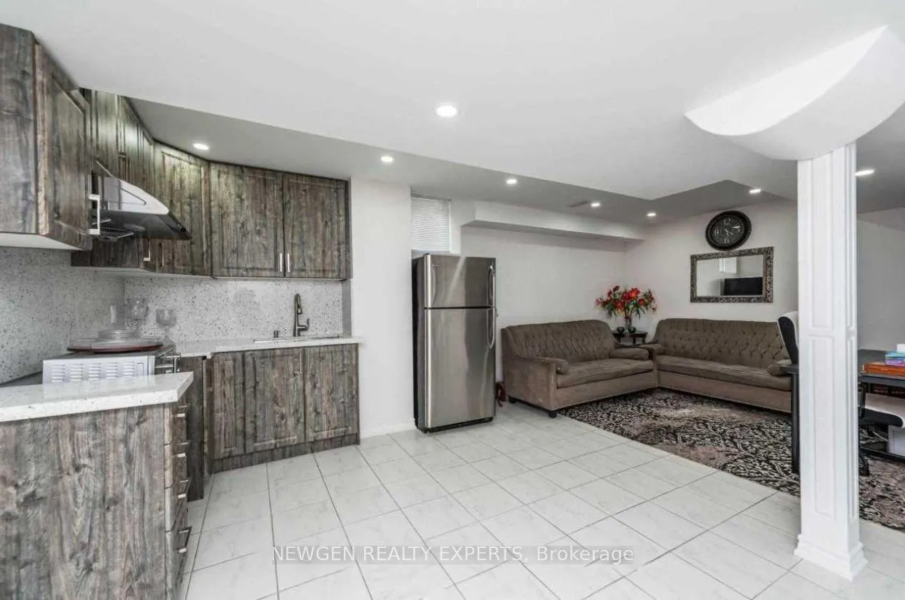 Photo 2 of 24 Thornapple (Basement) Street, Brampton, Sandringham-Wellington North — HOMEH