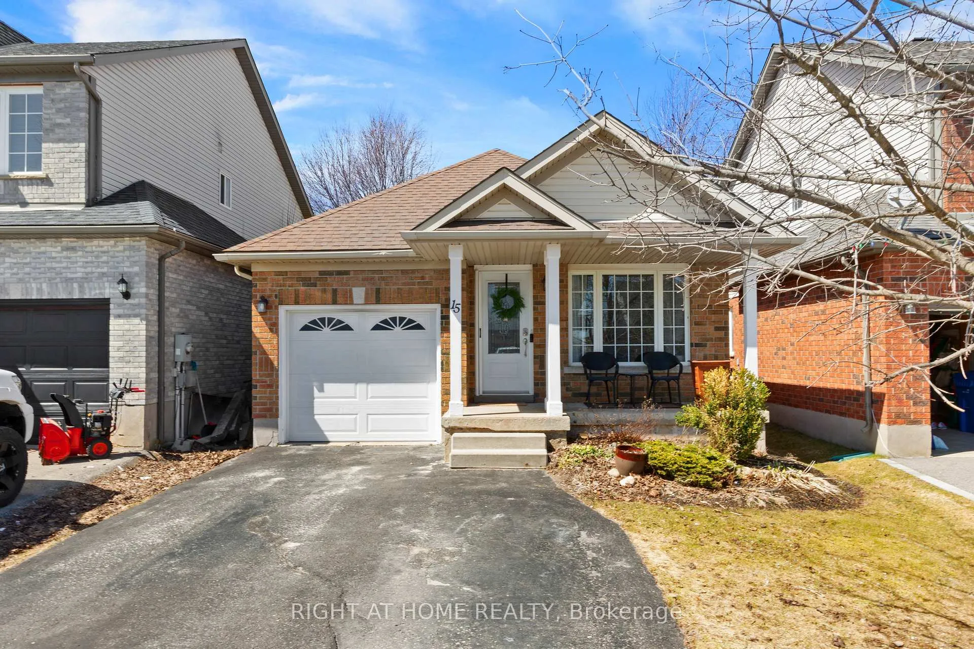 Photo 1 of 15 Settlers Road, Orangeville — HOMEH