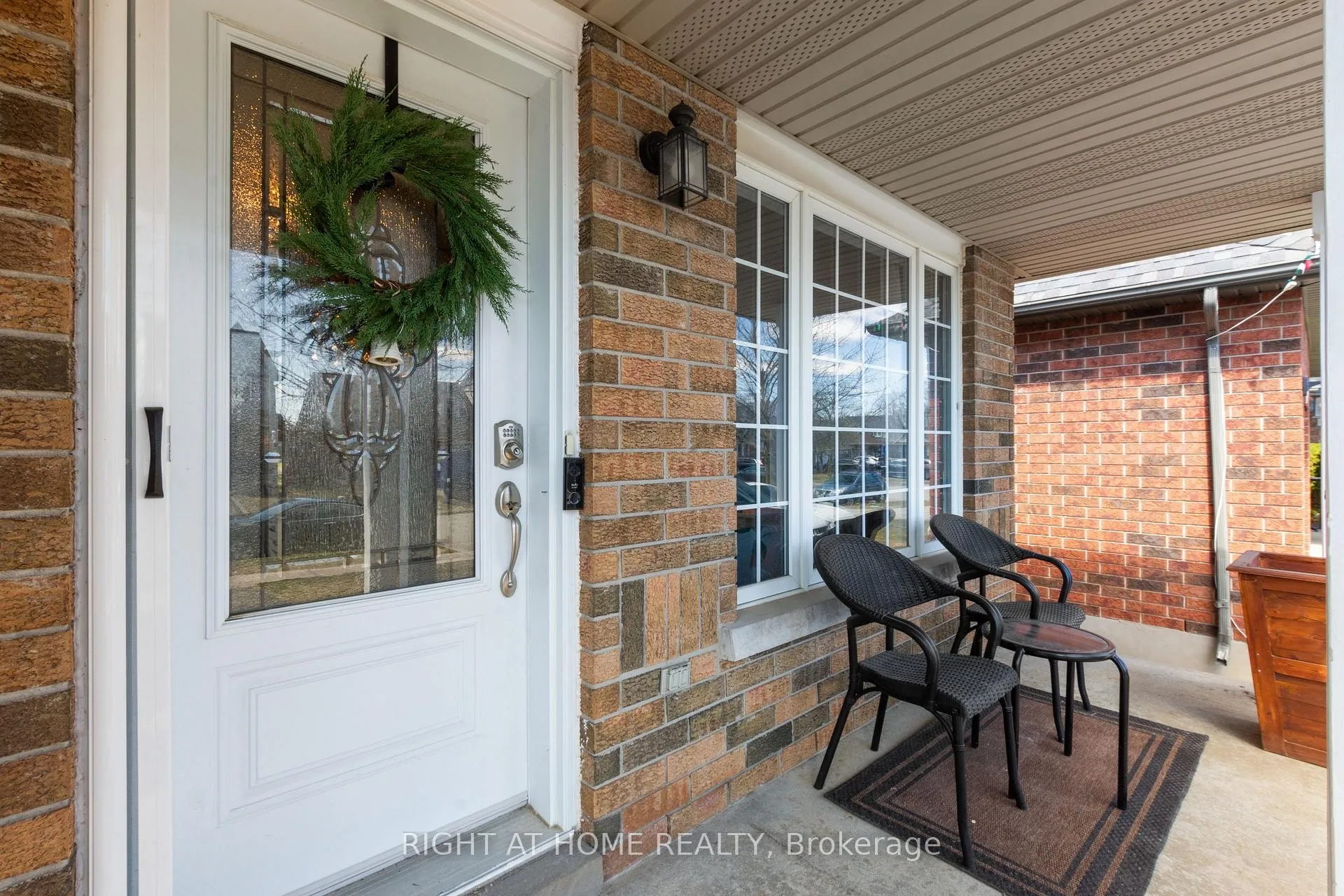 Photo 3 of 15 Settlers Road, Orangeville — HOMEH
