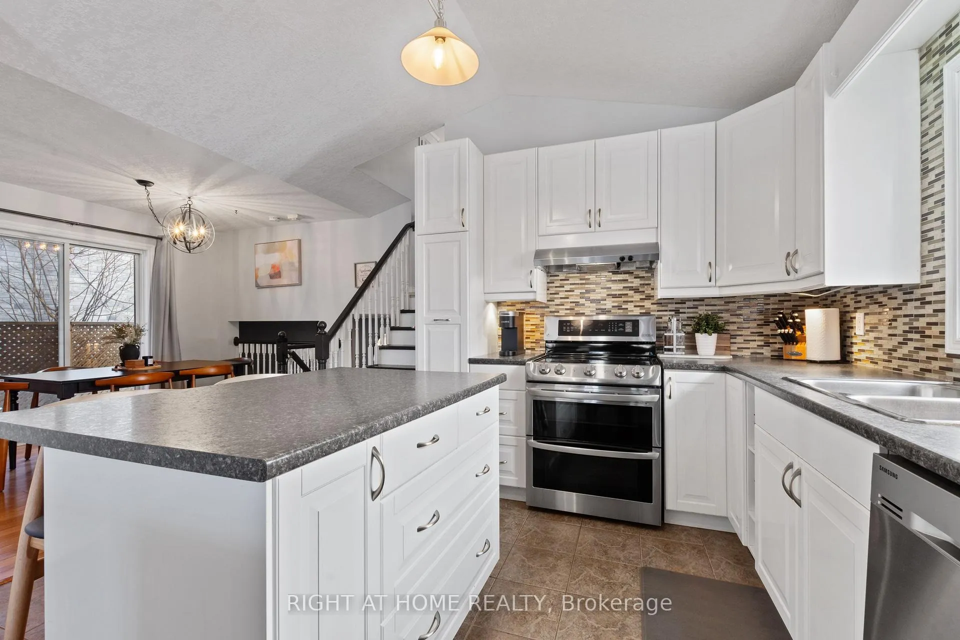 Photo 14 of 15 Settlers Road, Orangeville — HOMEH