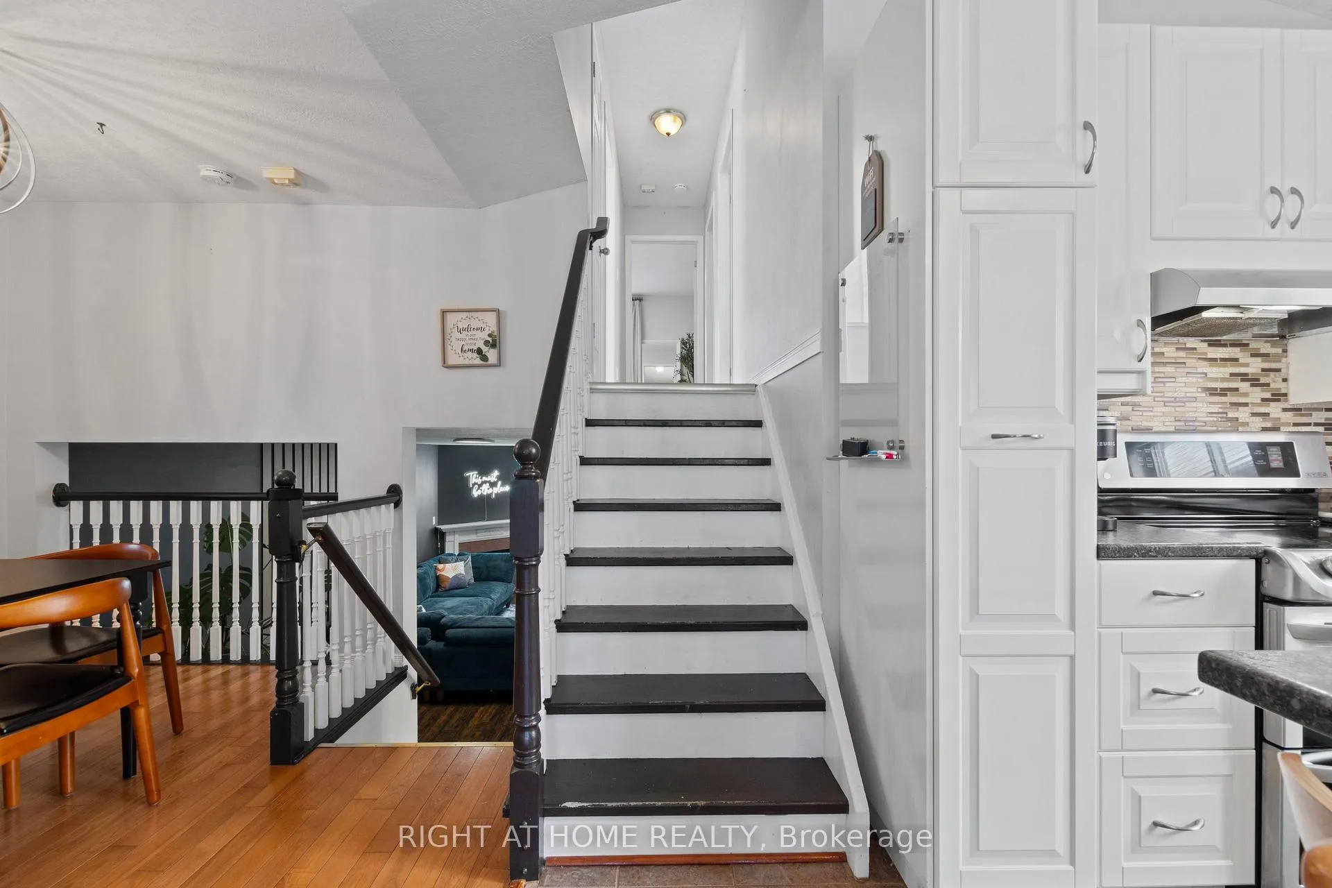 Photo 17 of 15 Settlers Road, Orangeville — HOMEH